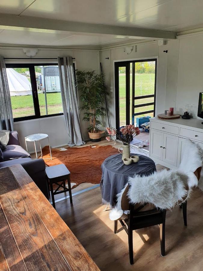 Houten Huisje Tussen Paarden Nieuwerkerken Extérieur photo
