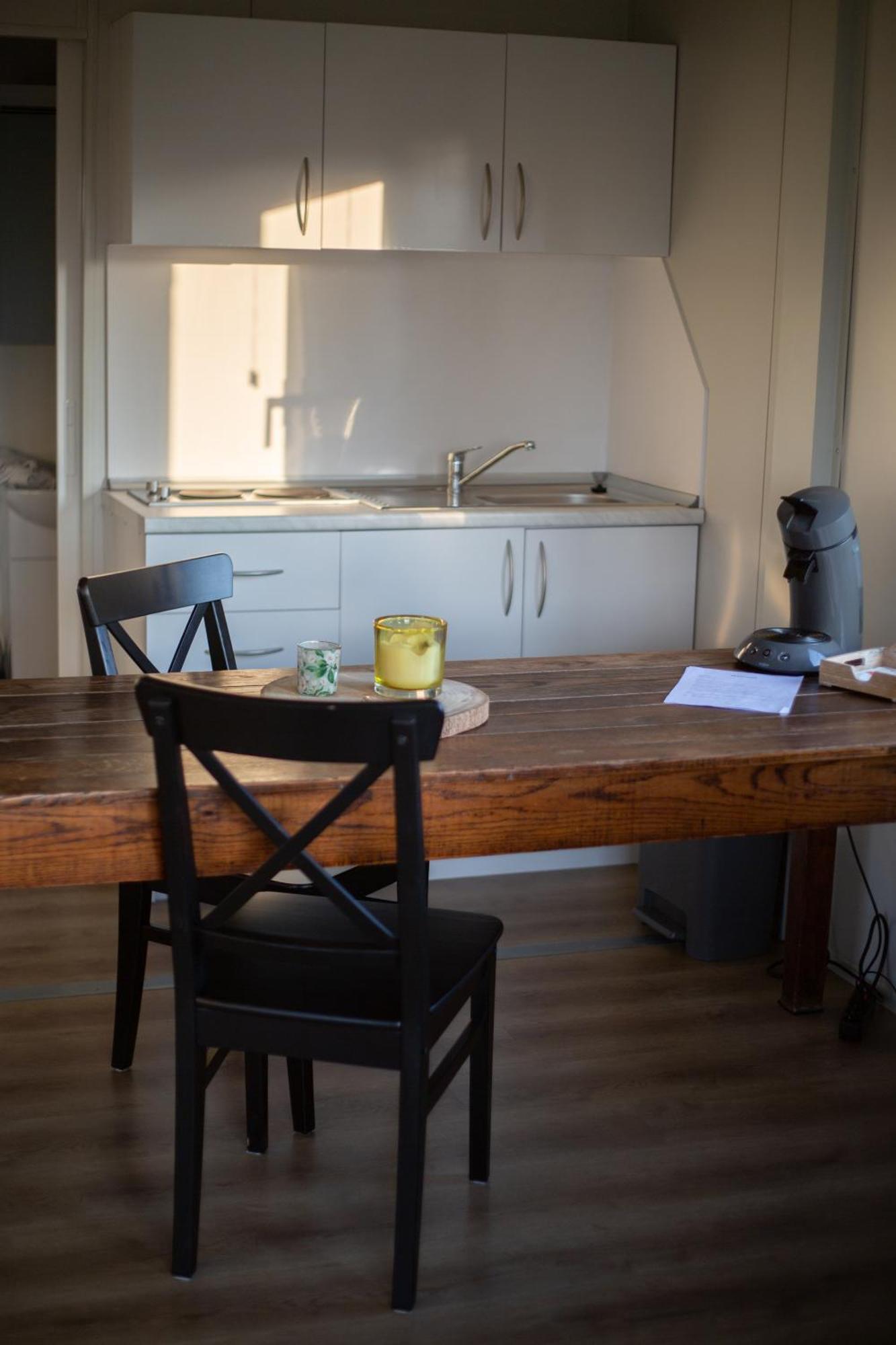 Houten Huisje Tussen Paarden Nieuwerkerken Extérieur photo